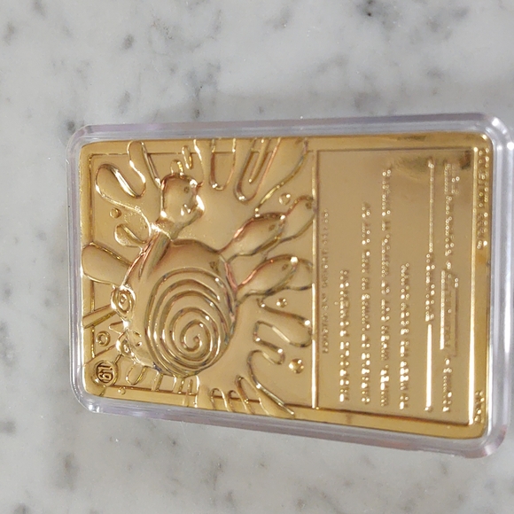 23 Carat Gold Plated Poliwhirl Pokemon Collectible Card and Pokeball - Picture 3 of 11